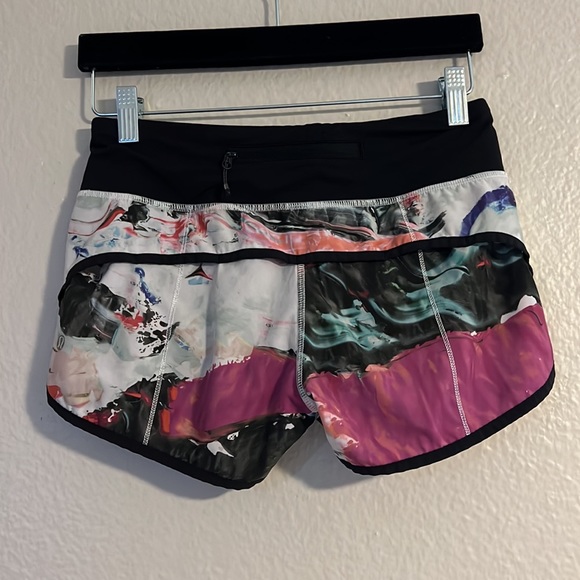 Lululemon Run: Speed Short *4-way Stretch
Pigment Wave Multi / Black - Picture 7 of 9